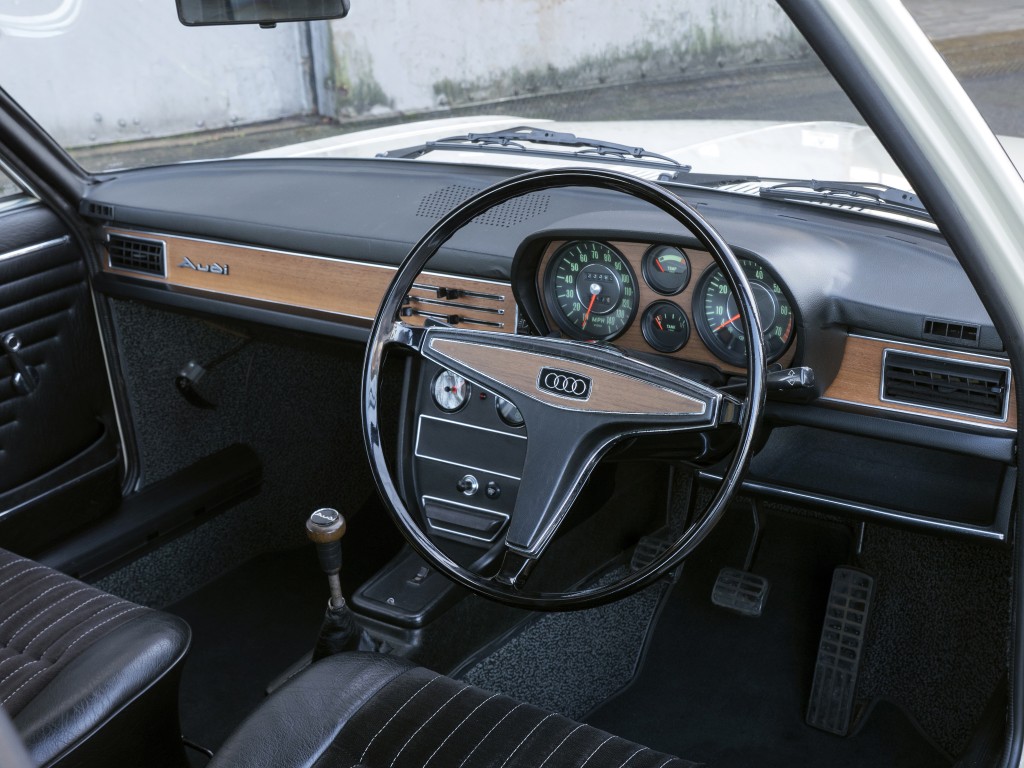 Audi 100 2-door Sedan 100, 92hp (Automatic)